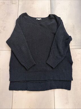 American eagle Cozy Ribbed V-Neck Sweater - black